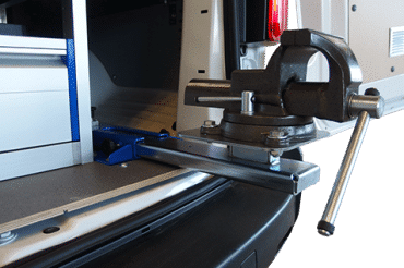 Établi coulissant avec étau