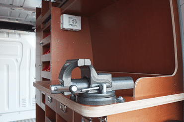 Etau et trousse de secours